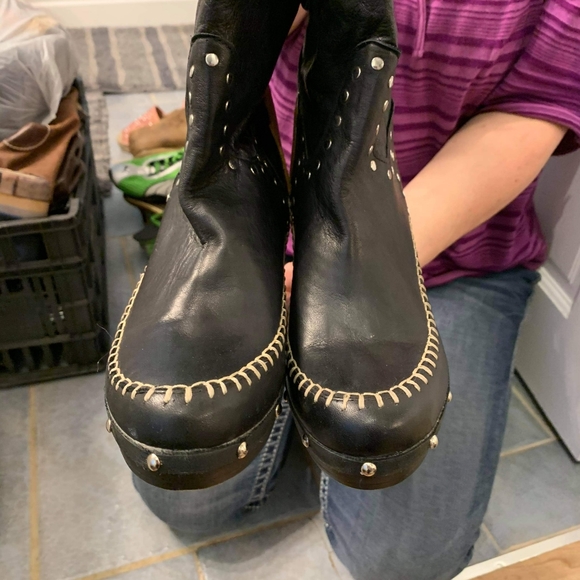 Boots - Picture 4 of 4